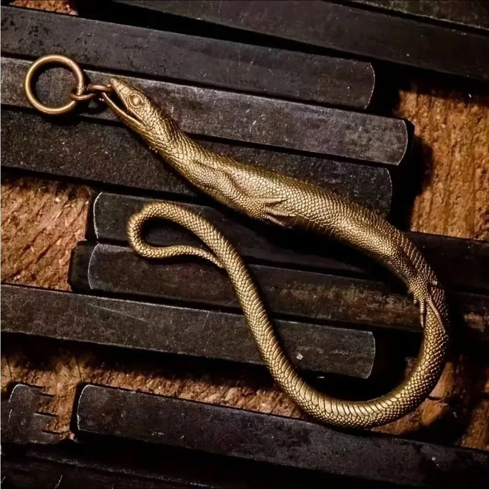 Brass lizard